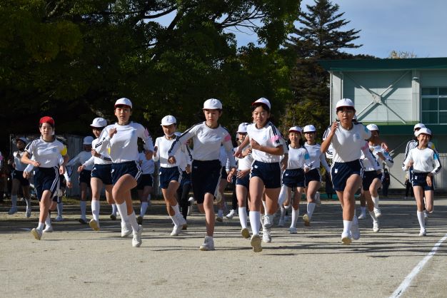 ６年生 小学校生活最後のマラソン大会 精いっぱい走ったよ 愛知教育大学附属 岡崎小学校
